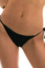 Laden Sie das Bild in den Galerie-Viewer, Gallery: Rio De Sol Bas Bottom Cloque Preto Balconet