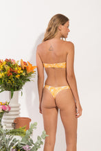 Laden Sie das Bild in den Galerie-Viewer, Model Back: Rio De Sol Bas Bottom Sunny-Forest Nice-Fio