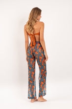 Laden Sie das Bild in den Galerie-Viewer, Model Back: Rio De Sol Pantalon De Plage Luma Pants Lana