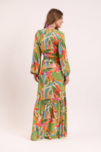 Laden Sie das Bild in den Galerie-Viewer, Model Back: Rio De Sol Vêtement De Plage Tropical Long Dress Verona