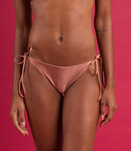 Laden Sie das Bild in den Galerie-Viewer, Image 09: Rio De Sol Bas Bottom Shimmer-Copper Ibiza-Comfy