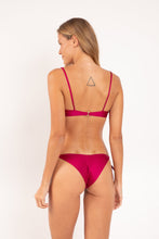 Laden Sie das Bild in den Galerie-Viewer, Model Back: Rio De Sol Ensemble Set Shimmer-Desejo Balconet-Tie Cheeky-Tie-Gold