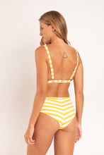 Laden Sie das Bild in den Galerie-Viewer, Model Back: Rio De Sol Ensemble Set Sunshine Alba Lylou