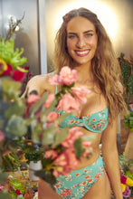Laden Sie das Bild in den Galerie-Viewer, Image 12: Rio De Sol Ensemble Set Botanic Balconet Hotpant-Cos