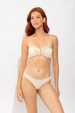 Laden Sie das Bild in den Galerie-Viewer, Model Front: Rio De Sol Bas Bottom Solar-Off Essential