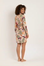 Laden Sie das Bild in den Galerie-Viewer, Model Back: Rio De Sol Chemise Oasis Chemise