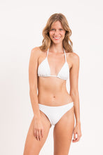 Laden Sie das Bild in den Galerie-Viewer, Model Front: Rio De Sol Bas Bottom Bora-White Essential-Comfy