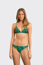 Laden Sie das Bild in den Galerie-Viewer, Model Front: Rio De Sol Ensemble Set Wilds Tri-Fixo Essential-Comfy
