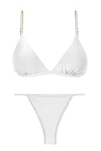 Laden Sie das Bild in den Galerie-Viewer, Product Front: Rio De Sol Ensemble Set Shimmer-White Tri-Fixo California