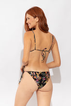 Laden Sie das Bild in den Galerie-Viewer, Model Back: Rio De Sol Bas Bottom Flora Ibiza-Comfy