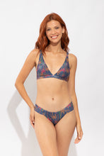 Laden Sie das Bild in den Galerie-Viewer, Model Front: Rio De Sol Haut Top Coqueiro Alba