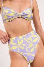 Laden Sie das Bild in den Galerie-Viewer, Image 11: Rio De Sol Ensemble Set Glow Bandeau-Joy Hotpants