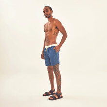 Laden Sie das Bild in den Galerie-Viewer, Image 02: Uv Line Bermuda / Short Pour Homme Shorts Boxer Aco Off White Upf50+