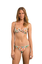Laden Sie das Bild in den Galerie-Viewer, Model Front: Rio De Sol Bas Bottom Boho Leblon
