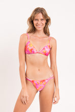 Laden Sie das Bild in den Galerie-Viewer, Model Front: Rio De Sol Haut Top Joyful Tri-Duo