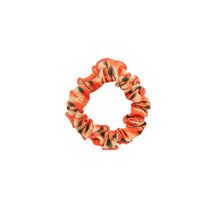 Laden Sie das Bild in den Galerie-Viewer, Product Front: Rio De Sol Chouchou Maracai Scrunchie