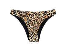 Laden Sie das Bild in den Galerie-Viewer, Product Front: Rio De Sol Bas Bottom Leopardo Black Babado