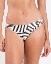 Laden Sie das Bild in den Galerie-Viewer, Gallery: Rio De Sol Bas Bottom Collage Essential-Comfy