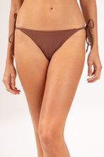 Laden Sie das Bild in den Galerie-Viewer, Gallery: Rio De Sol Bas Bottom Sand-Cappuccino Cheeky-Micro