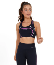 Laden Sie das Bild in den Galerie-Viewer, Model Front: Alto Giro Fitness Haut Top Hyper Costas Nadador Preto