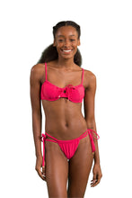 Laden Sie das Bild in den Galerie-Viewer, Model Front: Rio De Sol Bas Bottom Dots-Virtual-Pink Pipa