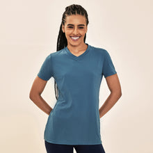 Laden Sie das Bild in den Galerie-Viewer, Model Front: Uv Line Fitness Haut T-Shirt Sport Fit Aco Upf50+
