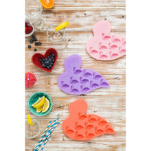 Laden Sie das Bild in den Galerie-Viewer, Image 03: Sunnylife Pique-Nique Flamingo Ice Trays