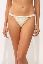 Laden Sie das Bild in den Galerie-Viewer, Gallery: Rio De Sol Bas Bottom Brisa-Offwhite Eden