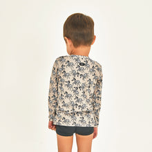 Laden Sie das Bild in den Galerie-Viewer, Model Back: Uv Line T-Shirt Longsleeve Baby Zebra Upf50+