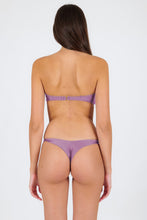 Laden Sie das Bild in den Galerie-Viewer, Model Back: Rio De Sol Ensemble Set Shimmer-Harmonia Bandeau-Knot Nice-Fio