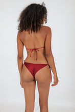 Laden Sie das Bild in den Galerie-Viewer, Model Back: Rio De Sol Haut Top Shimmer-Divino Tri-Rope