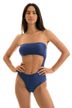 Laden Sie das Bild in den Galerie-Viewer, Model Front: Rio De Sol Une Pièce Body Kiwanda Denim Rio