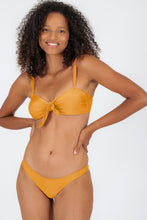 Laden Sie das Bild in den Galerie-Viewer, Gallery: Rio De Sol Ensemble Set Damasco Bandeau-No Essential