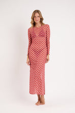 Laden Sie das Bild in den Galerie-Viewer, Model Front: Rio De Sol Vêtement De Plage Floral-Scales Dress Lucy