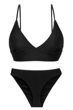 Laden Sie das Bild in den Galerie-Viewer, Product Front: Rio De Sol Ensemble Set Cotele-Preto Tri-Tank Comfy