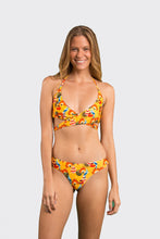 Laden Sie das Bild in den Galerie-Viewer, Model Front: Rio De Sol Ensemble Set Stories Kate Ciao