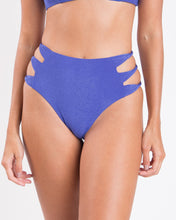 Laden Sie das Bild in den Galerie-Viewer, Gallery: Rio De Sol Bas Bottom Malibu-Indigo Highwaist-Spin