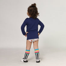Laden Sie das Bild in den Galerie-Viewer, Model Back: Uv Line T-Shirt Longsleeve Baby Navy Blue Upf50+