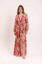 Laden Sie das Bild in den Galerie-Viewer, Model Front: Rio De Sol Vêtement De Plage Sea-Bloom Long Dress Verona