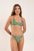 Laden Sie das Bild in den Galerie-Viewer, Model Front: Rio De Sol Haut Top Morumbi Bralette