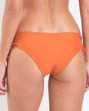 Laden Sie das Bild in den Galerie-Viewer, Image 05: Rio De Sol Bas Bottom Ocre Madrid