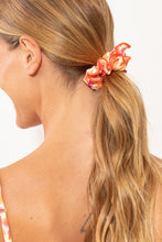 Laden Sie das Bild in den Galerie-Viewer, Image 03: Rio De Sol Chouchou Ditsy-Butter Scrunchie