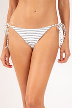 Laden Sie das Bild in den Galerie-Viewer, Gallery: Rio De Sol Bas Bottom Linea-White Ibiza-Comfy