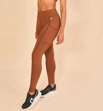 Laden Sie das Bild in den Galerie-Viewer, Gallery: Uv Line Fitness Bas Legging Fit Aspen Brown Upf50+