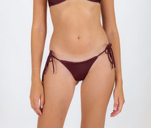 Laden Sie das Bild in den Galerie-Viewer, Gallery: Rio De Sol Bas Bottom Barolo Cheeky-Rope