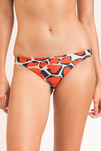 Laden Sie das Bild in den Galerie-Viewer, Gallery: Rio De Sol Bas Bottom Amore-Red Essential-Comfy