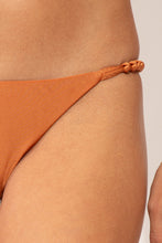 Laden Sie das Bild in den Galerie-Viewer, Image 04: Rio De Sol Ensemble Set Shimmer-Nocciola Tri-Fixo-Noa Cheeky-Noa