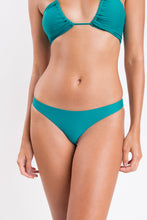 Laden Sie das Bild in den Galerie-Viewer, Image 09: Rio De Sol Haut Top Grove Camille