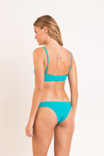 Laden Sie das Bild in den Galerie-Viewer, Model Back: Rio De Sol Ensemble Set Malibu-Atol Bandeau-Reto Essential