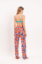 Laden Sie das Bild in den Galerie-Viewer, Model Back: Rio De Sol Pantalon De Plage Leaves Wide Pants